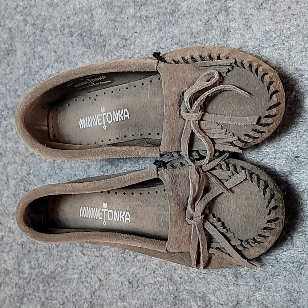 Minnetonka Mocassin size 5